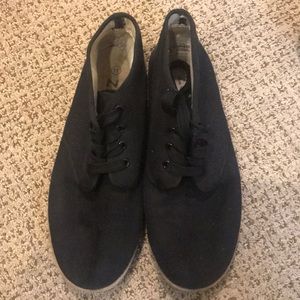 Black Zig-Zag linen shoes